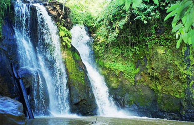 Ka-Chanh-Waterfall-at-Ratanakiri1