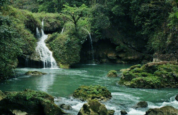Ka-Tieng-Waterfall-at-Ratanakiri1