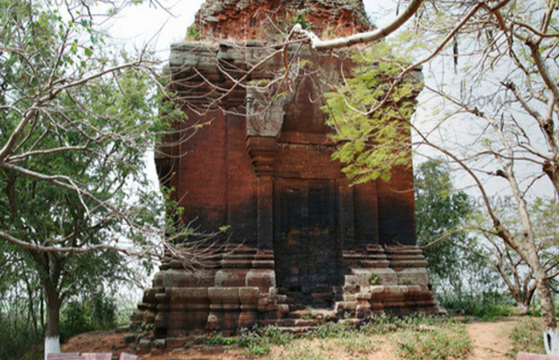 Norng-Kabat-Forest-at-Ratanakiri11