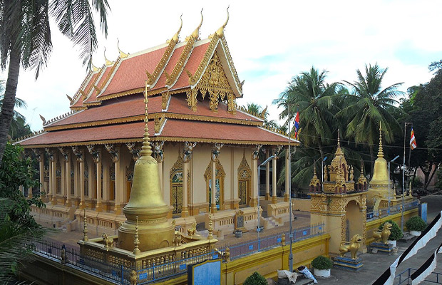 Wat-Phiphétaram-–-Battambang1